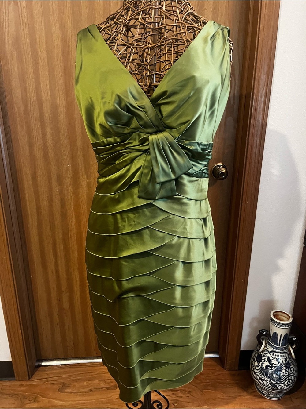 Jones New York Olive Green Satin V-Neck Midi Dress with Waist Bow